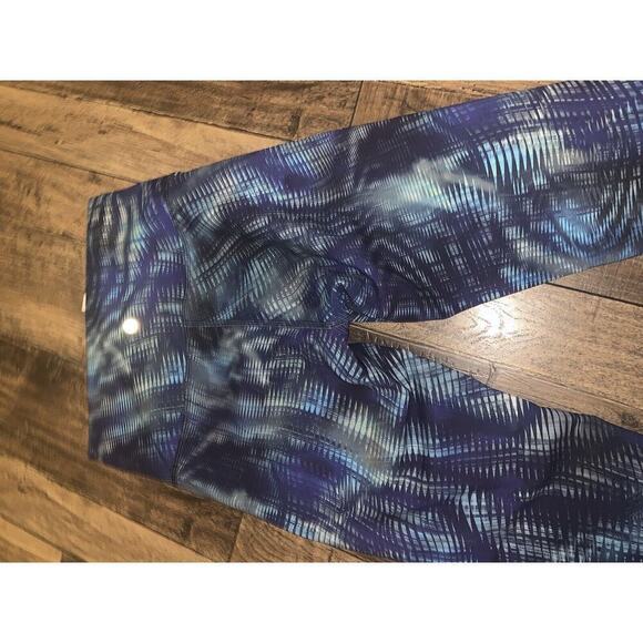 Invigorate High-Rise Tight: Shapeshifter Flux Blue summer Lululemon 138$ active - Picture 7 of 8